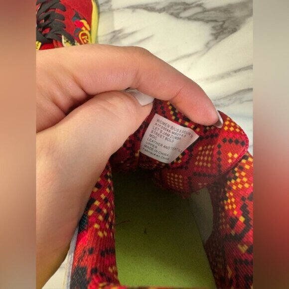 LIKE NEW-Zumba Let's Jam Street Bold Red Green Gold Women's Shoes Z Slide - Picture 8 of 9